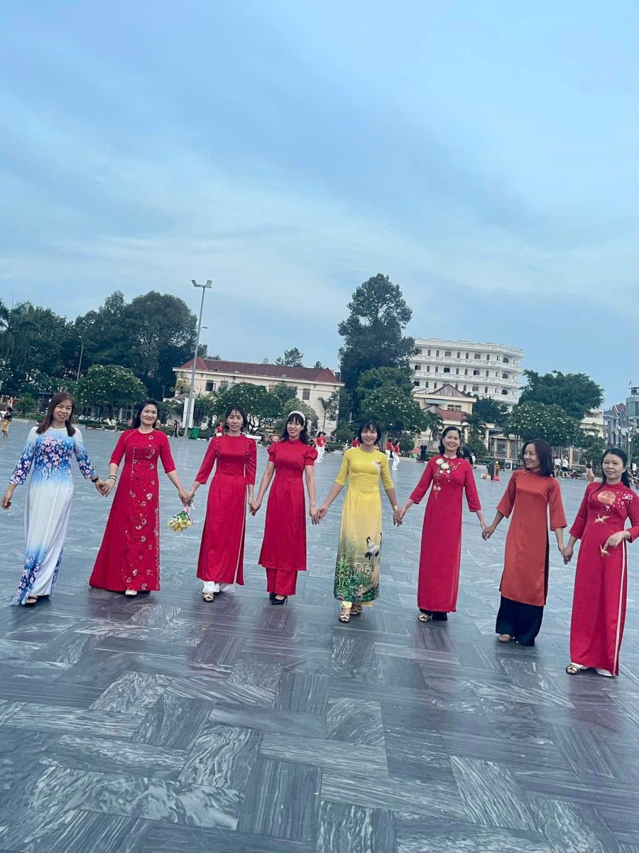 Dáng đẹp, da xinh – Phụ nữ  khu dân cư  Phú Mỹ Hiệp, DĨ AN, BÌNH DƯƠNG